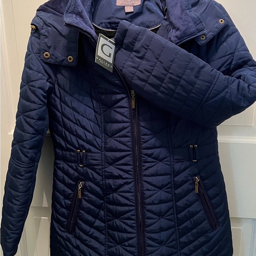 Gallery New York Coat , size small. Zip up, zipper pockets and removable hood